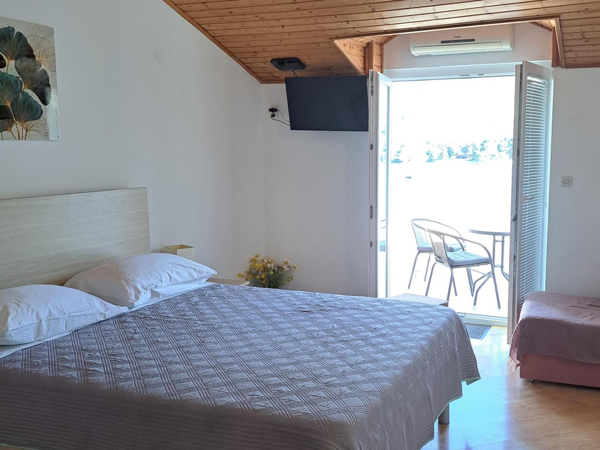 Open Sea Apartmani Grebastica Exterior photo